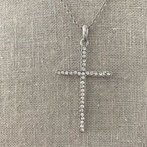 AMRITA SINGH JEWELED CROSS NECKLACE.